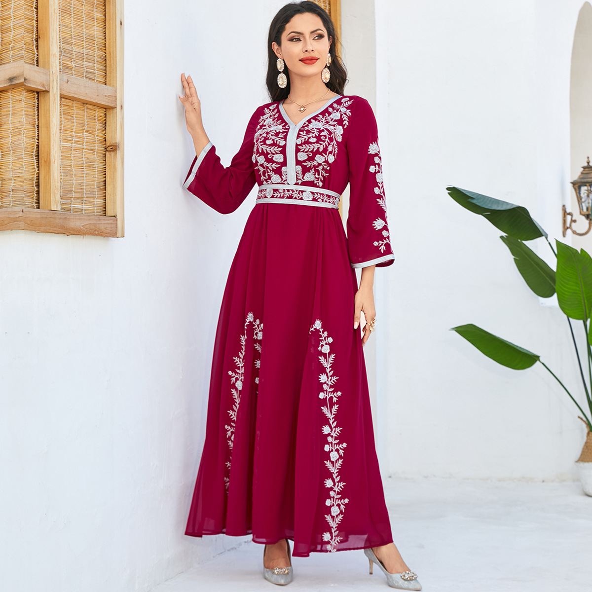 3699 Middle East Cross-Border V-Neck Heavy Industry Embroidered Arabic Clothing Women's Muslim Robe Dress - Image 4