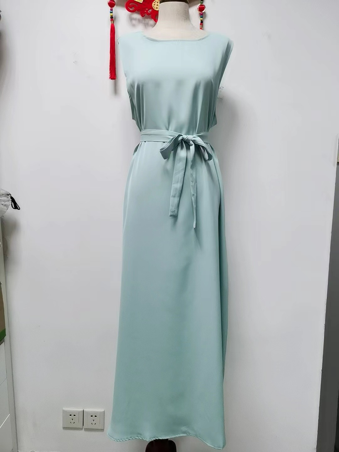 Directly From The Manufacturer, Iduoduo European And American Fashion New Sleeveless Round Neck Middle Eastern Long Skirt Solid Color Versatile Lining 21452 - Image 9