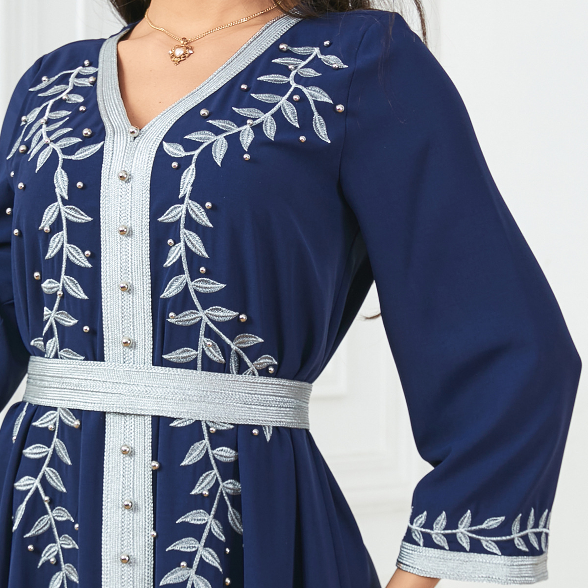 3685 Middle East Cross-Border Foreign Trade Beaded Embroidery Comfortable Casual Women's Arabic Clothing V-Neck Dress - Image 3