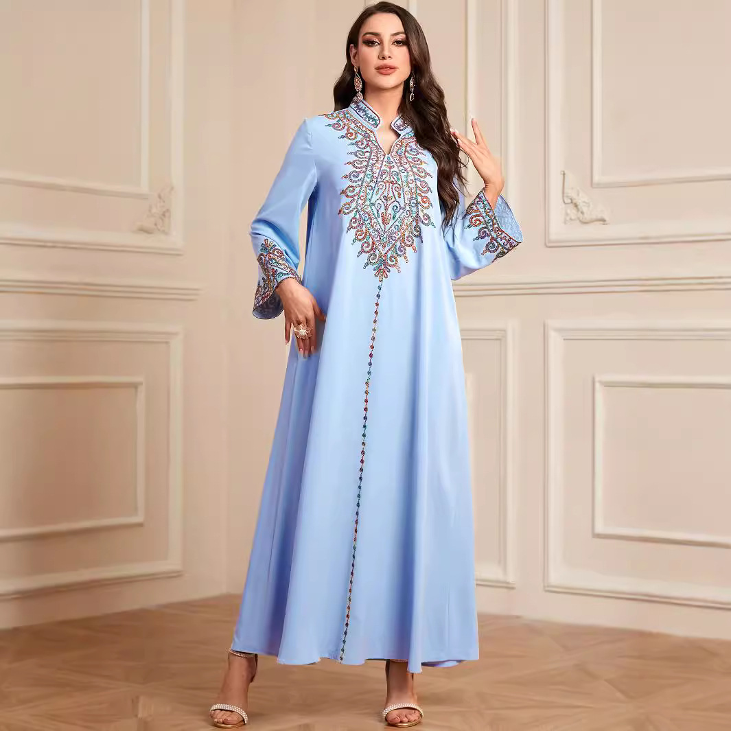 4065 Middle East Cross-Border Robe Muslim Embroidered V-Neck Dress Arabian Dubai Jalabiya Robe - Image 4