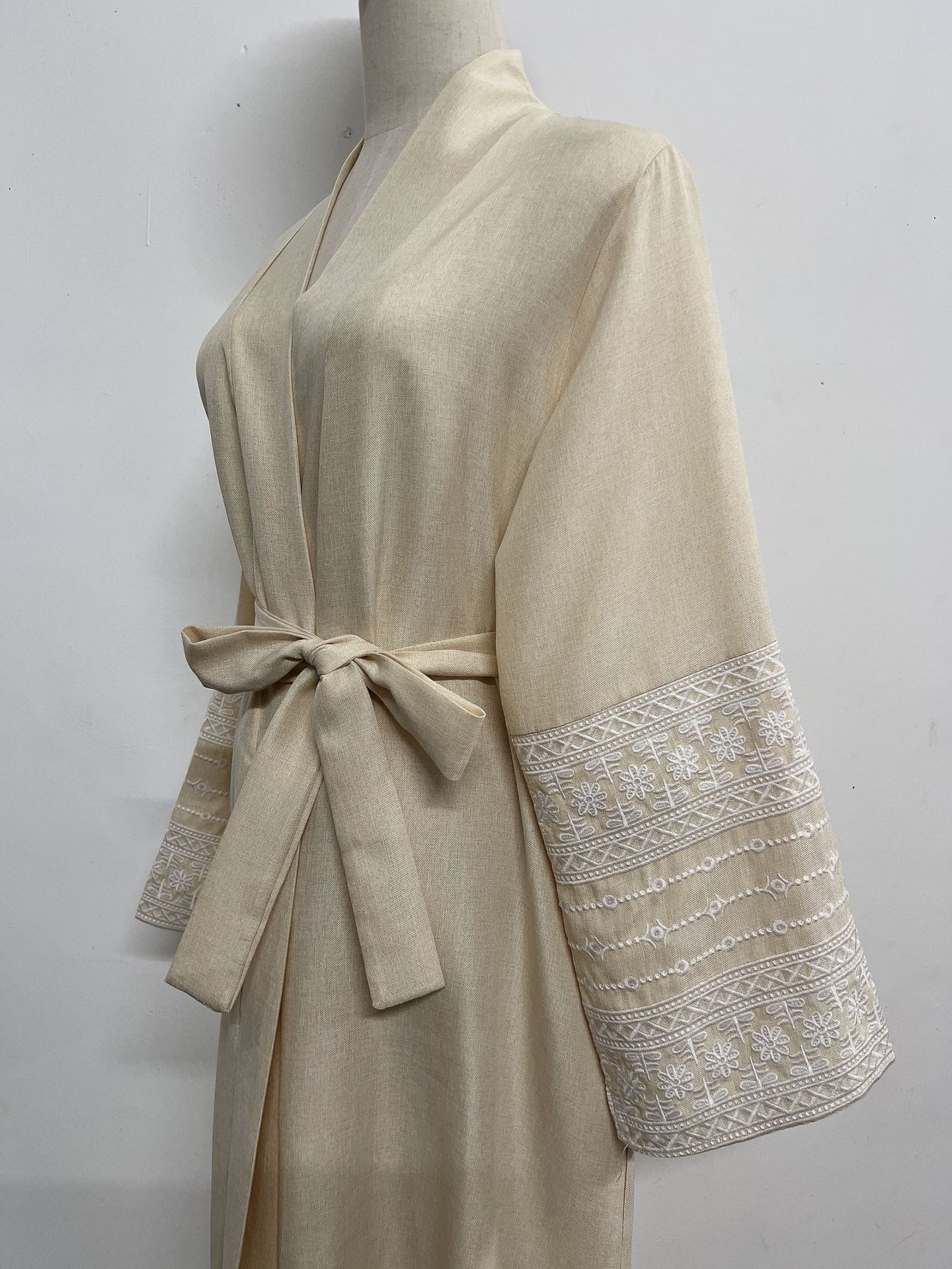 Directly From The Factory, Iduoduo's New Elegant And Exquisite Embroidered Dress Solid Color Splicing Lace-Up Cardigan 24701 - Image 7