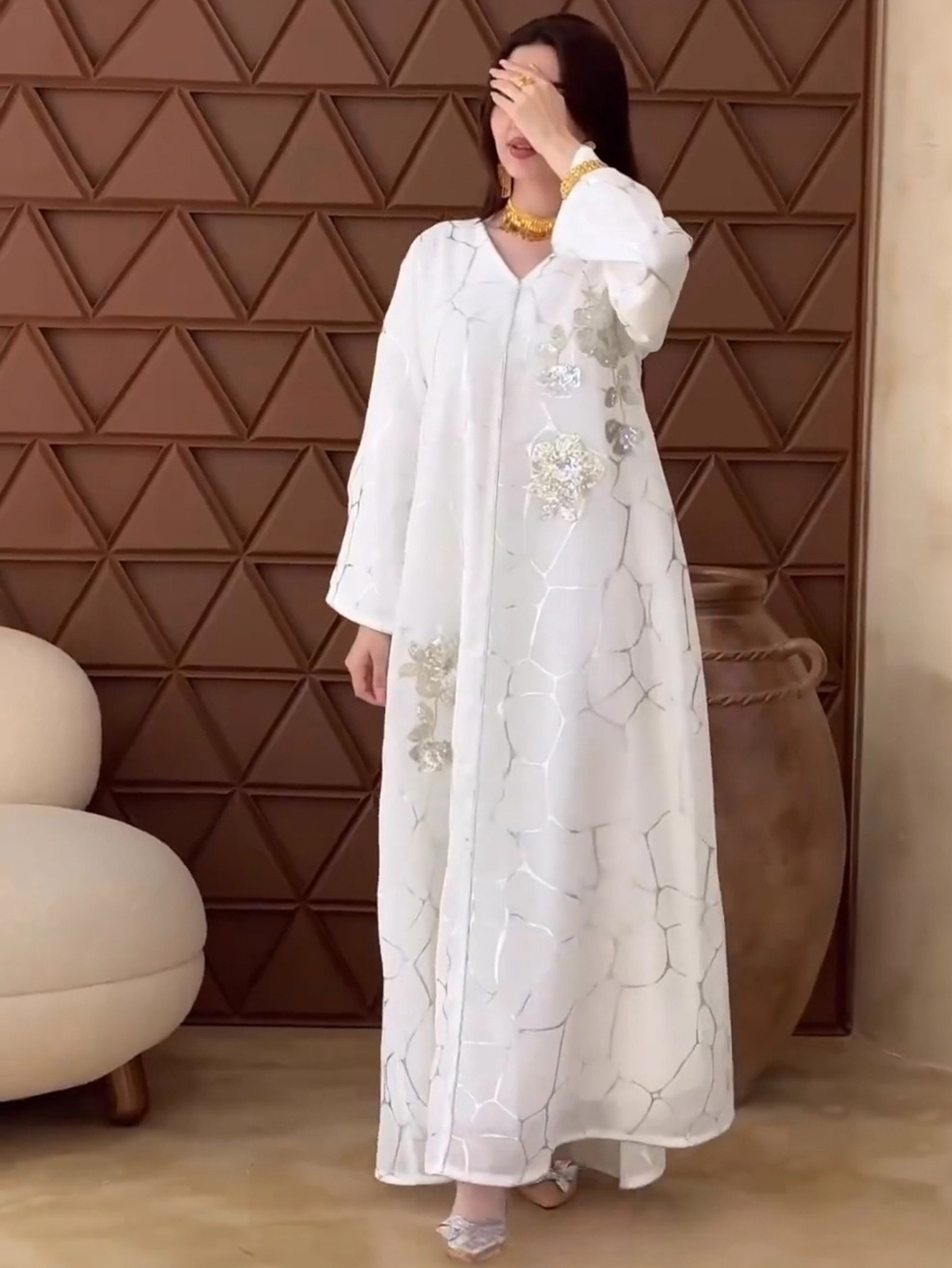 4077 Middle East New Cross-Border Muslim Robe Women's Sequin Appliqué Hot Stamping V-Neck Long-Sleeved Dress - Image 7