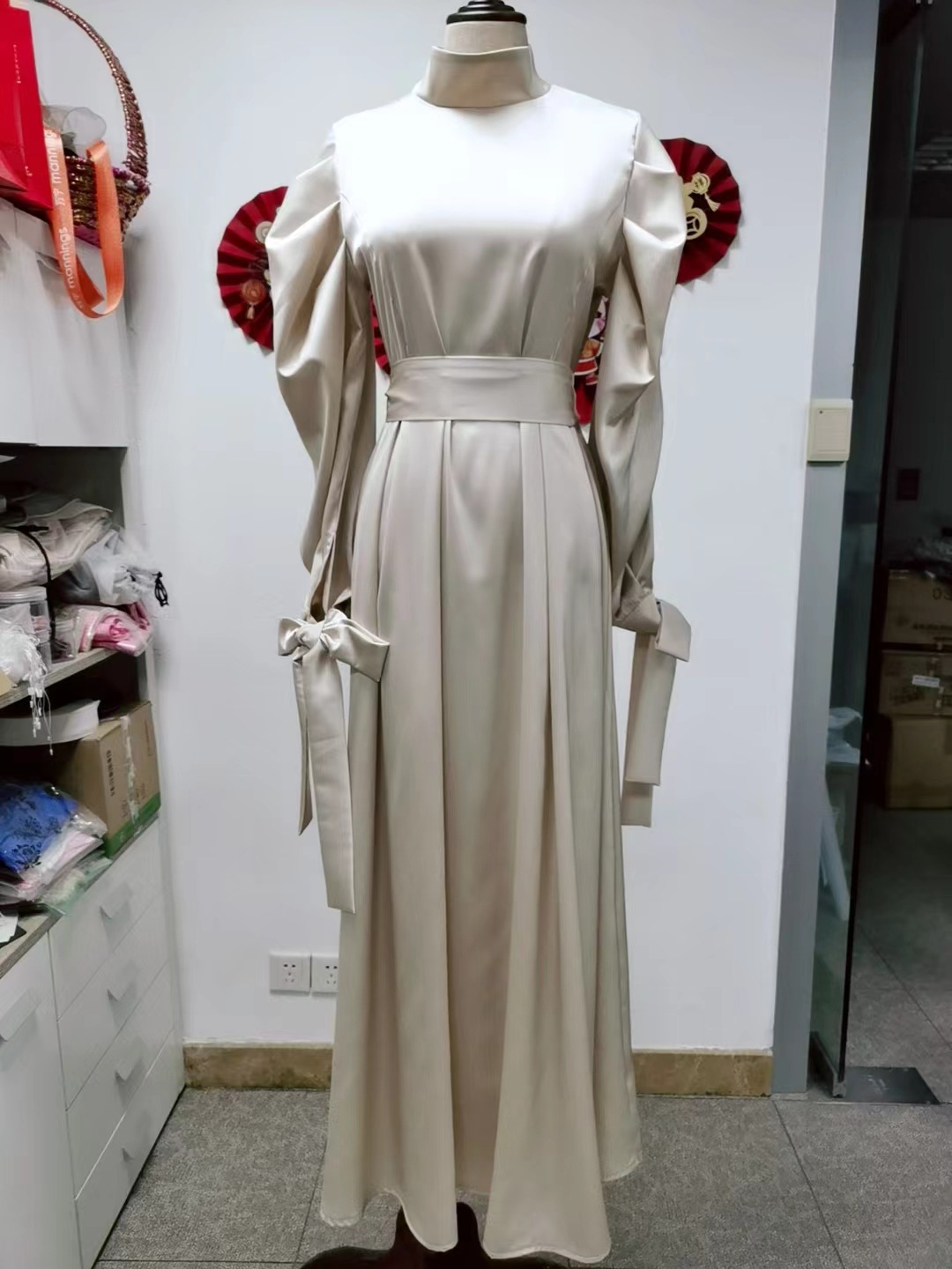 Directly From The Manufacturer, Iduoduo European And American New Model Stand-Up Collar Satin Dress, Soft And Waisted Puff-Sleeved Long Skirt 21488 - Image 9