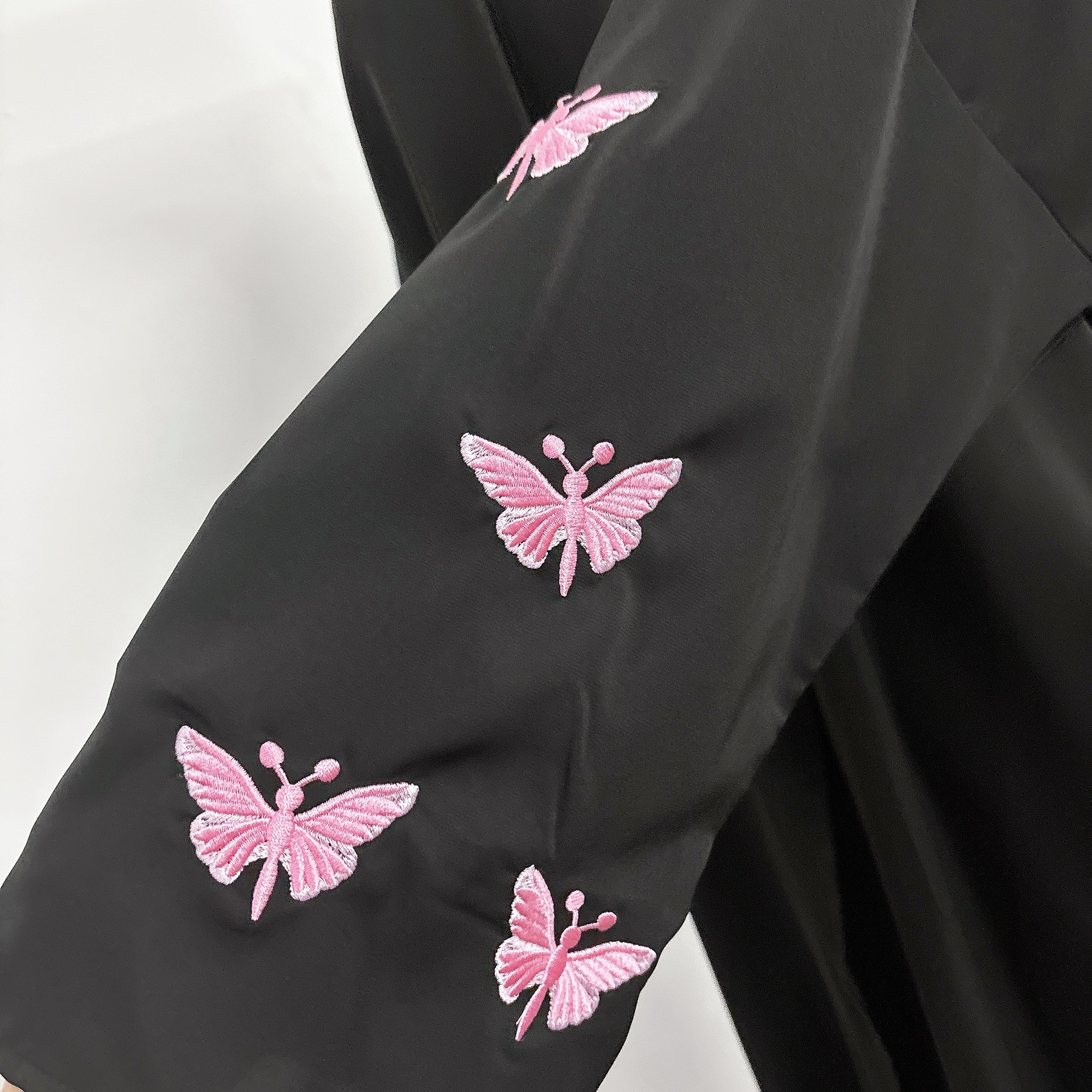 Factory Direct Supply To Iduoduo's New Exquisite Embroidered Butterfly Cardigan, Solid Color Elegant Dress 24711 - Image 6