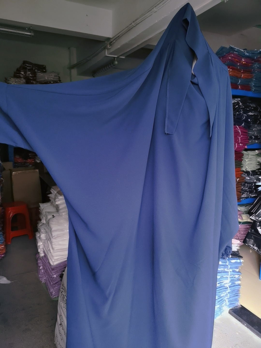 Factory Direct Supply To Iduoduo European And American Fashion Splicing Dress Bat Sleeve Hooded Long Dress For All Seasons 21390 - Image 4