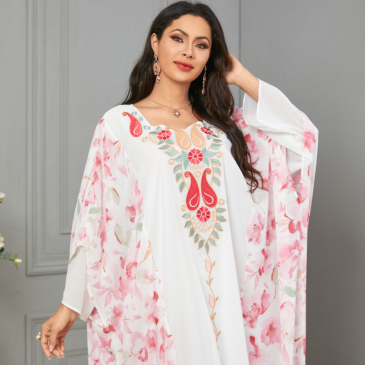3628 Muslim Women's Arabian Dubai Abaya Embroidered Digital Print Fashion Contrast Color Bat Sleeve Dress - Image 2